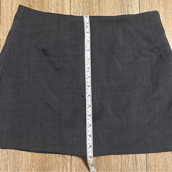 Gray Mini Skirt with Built-In Shorts - Picture 5 of 6